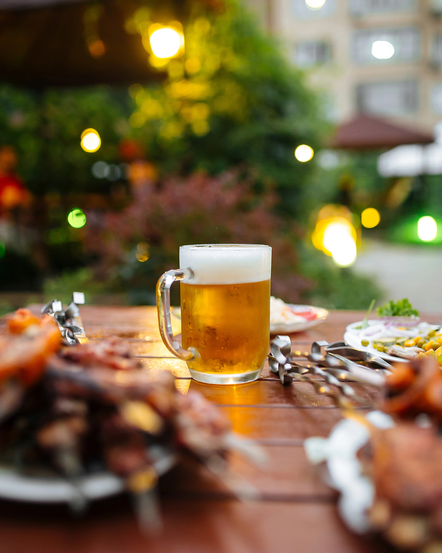 Frisch gezapftes Bier in Steffi's Biergärtle am Freibad in Löchgau.